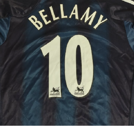 NEWCASTLE 1997-2007 Bellamy 10 WHITE PLAYER SIZE FELT