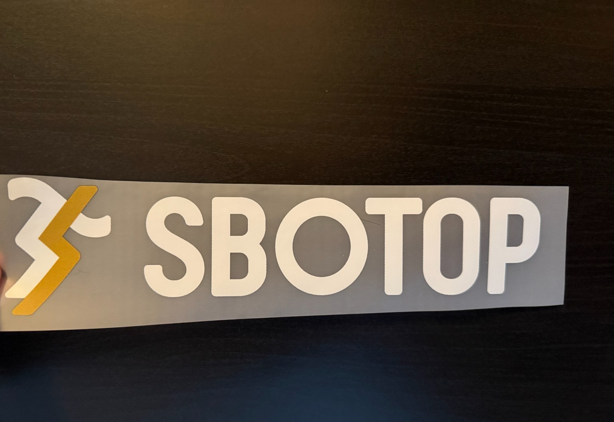 Leeds United Sponsor Patch SBOBET 2019-2021 PLASTIC Repro Football Shirt Away