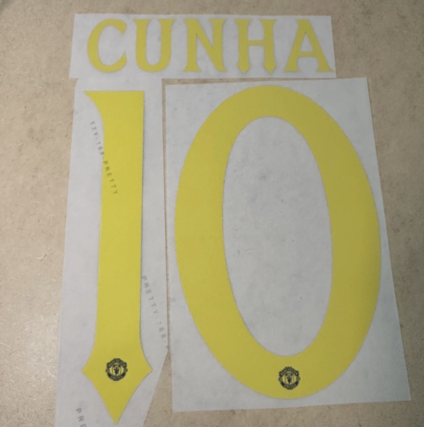 Cunha #10 2025-26 Player Size Cup Yellow Away Nameset Manchester United