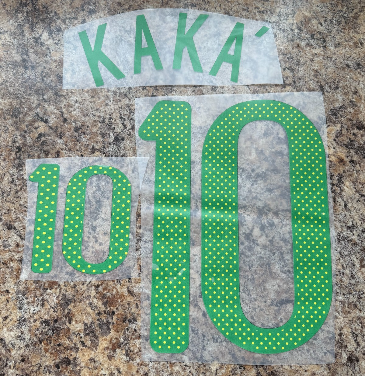 KAKA 10 WORLD CUP 2010 HOME PLAYER SIZE GREEN BRAZIL NAMESET