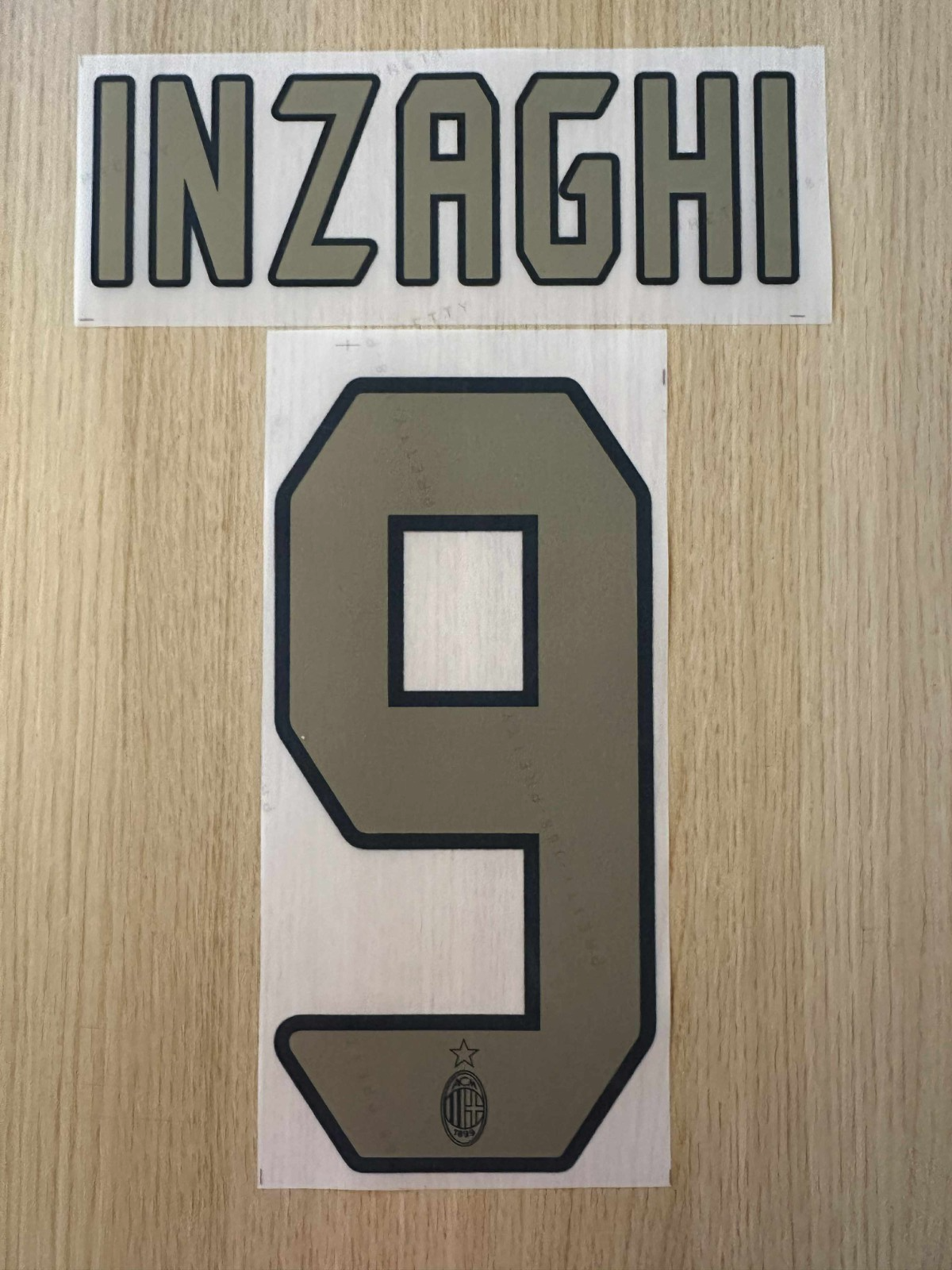Inzaghi #9 2006-2007 Ac Milan Player Size Gold Nameset UK stock