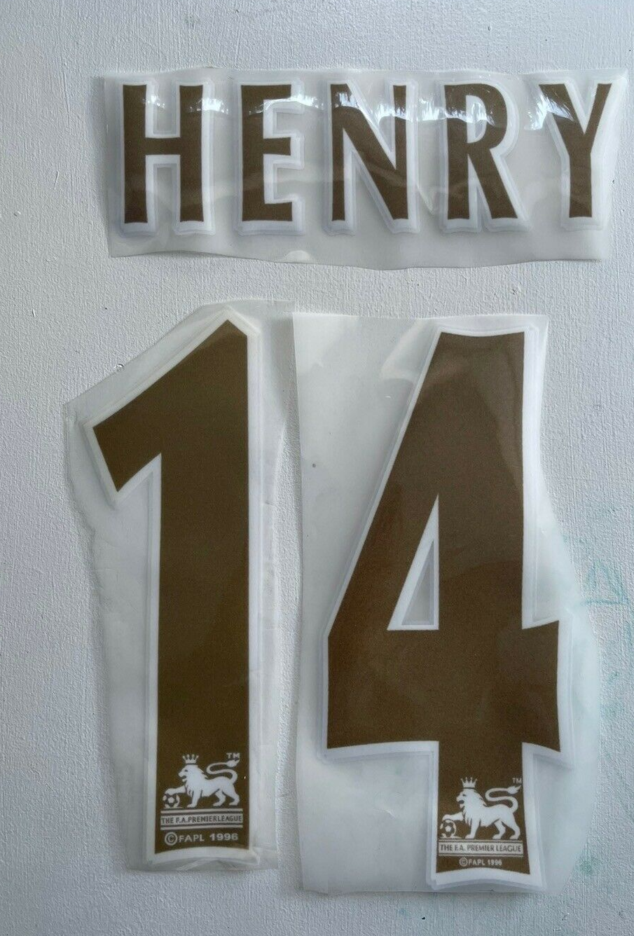 HENRY #14 2005-2006 Player Size Premier League GOLD FELT Nameset Arsenal