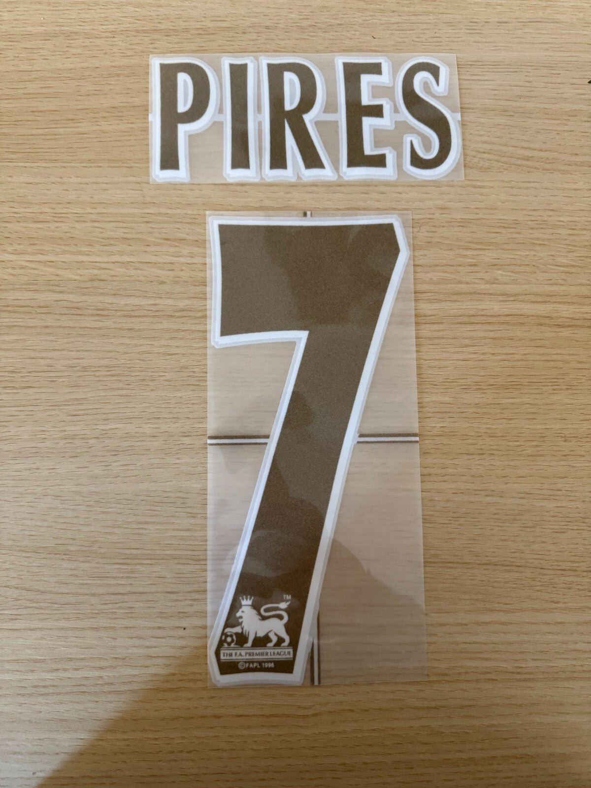 PIRES #7 2005-2006 Player Size Premier League GOLD FELT Nameset Arsenal UK Stoc
