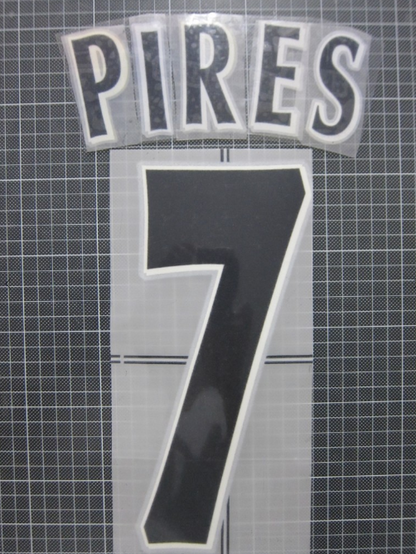 PIRES #7 2005-2006 Player Size CHAMPIONS LEAGUE  FELT Nameset Arsenal UK Stock