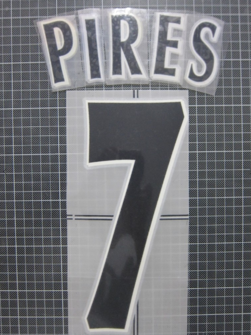 PIRES #7 2005-2006 Player Size CHAMPIONS LEAGUE  FELT Nameset Arsenal UK Stock