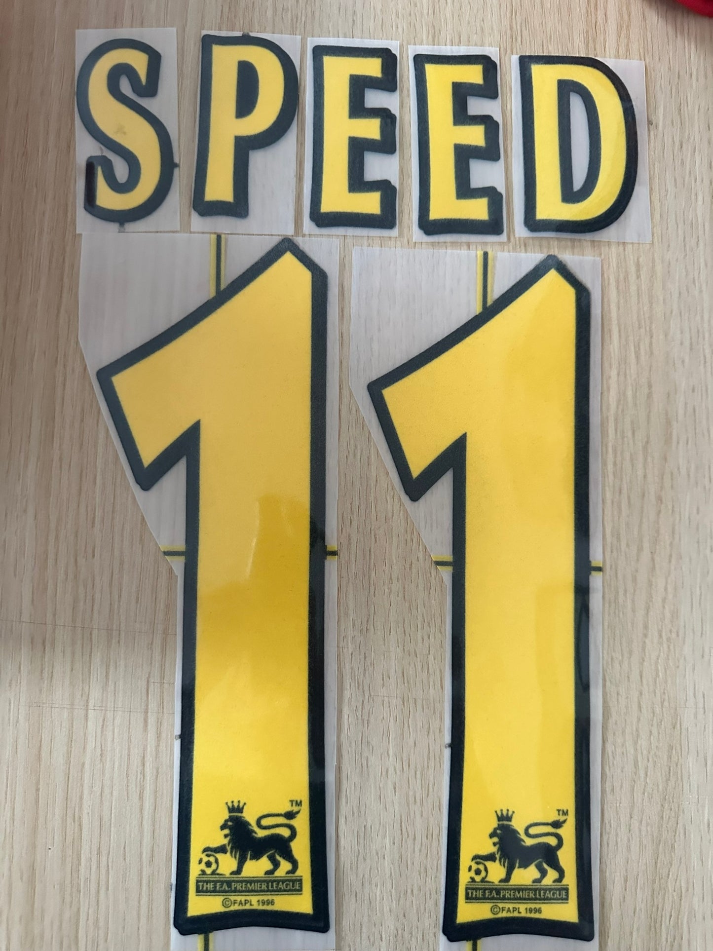 Speed #11 Newcastle United 1998-1999 yellow flock player size nameset for Football Shirt